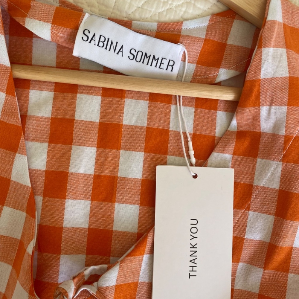 Sabina Sommer Front Bow Tie Daria Shirt in Orange - Picture 6 of 6